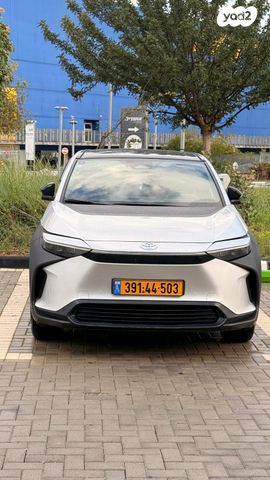 מודעת רכב טויוטה bZ4X