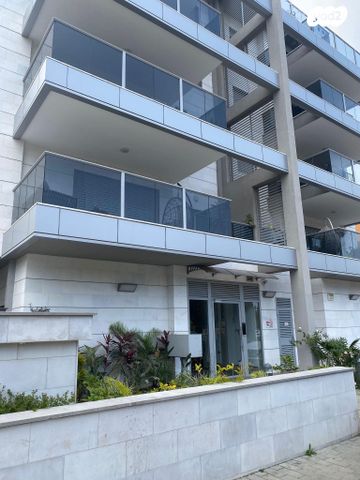 מקווה ישראל 22