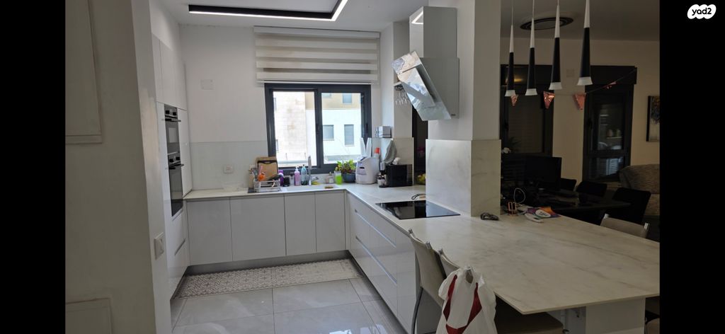 יצחק נבון 13