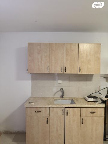 כיכר הקניזי 4