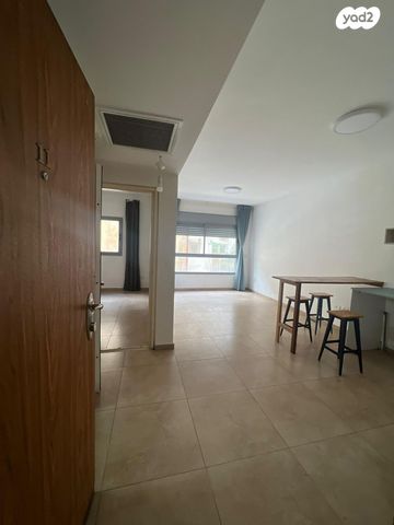 עין הקורא 16