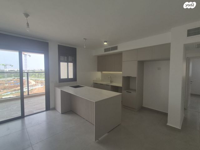 לאה גולדברג 12