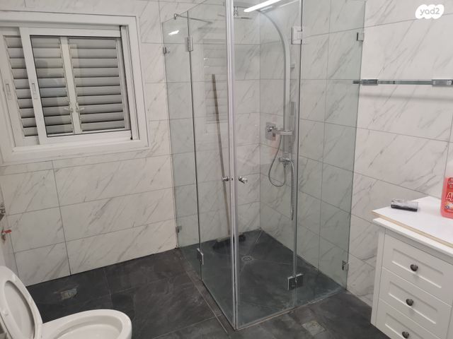 ארלוזורוב 8