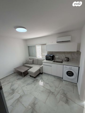 נפתלי אימבר 11