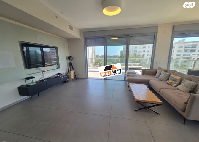 גג/ פנטהאוז