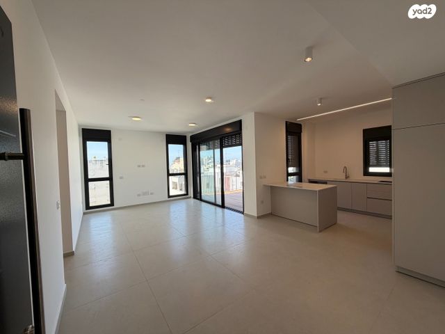 מודעת נכס, ב' / צפון מערב העיר, רחובות