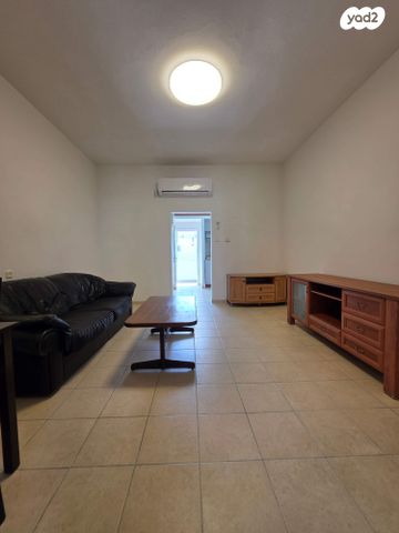 מודעת נכס, ג'ורג' לנדאור, מרכז העיר, סביניה, הוותיקה, קרית ביאליק