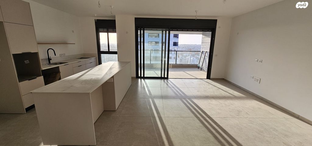 מודעת נכס, יונה וולך 7, גרין פארק החדשה, הוד השרון