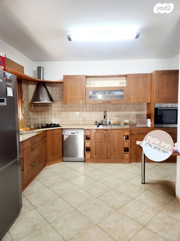 גבעת אלונים