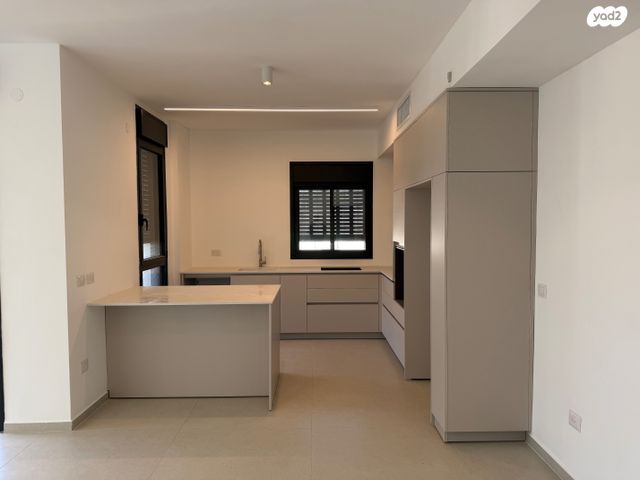 מודעת נכס, שדרות גלוסקין 32, ב' / צפון מערב העיר, רחובות