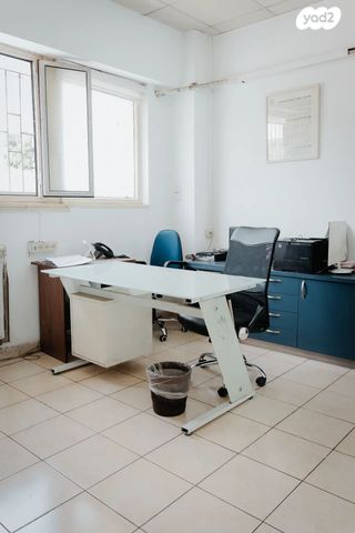 משרדים, שער פלמר, תחנת רכבת השמונה, חיפה