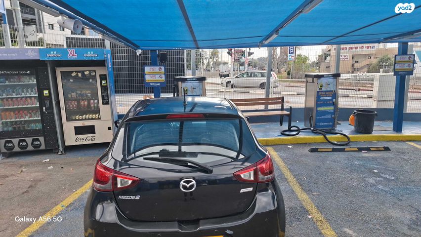 מודעת רכב מאזדה 2