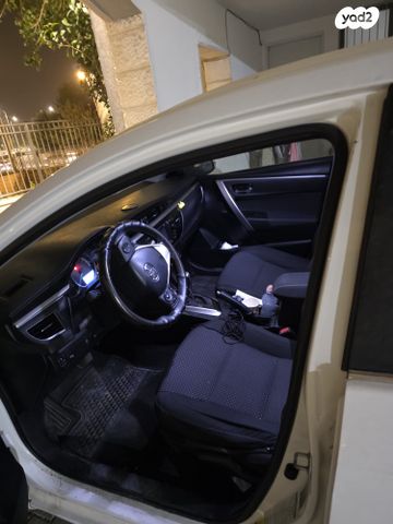 מודעת רכב טויוטה קורולה