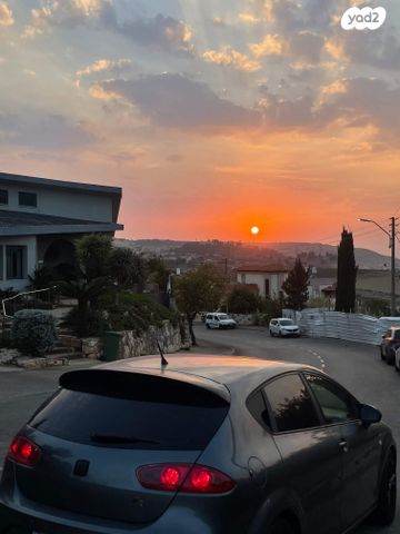 מודעת רכב סיאט לאון