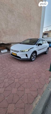 מודעת רכב ג׳ילי Geometry C