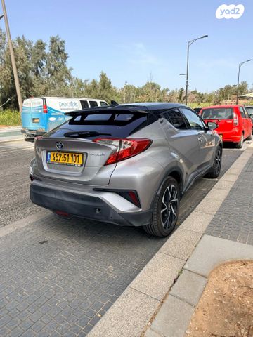 מודעת רכב טויוטה C-HR