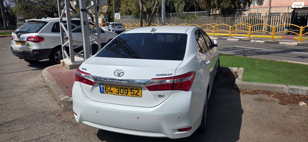 מודעת רכב טויוטה קורולה