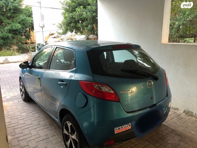 מודעת רכב מאזדה 2