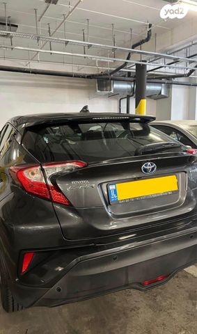 מודעת רכב טויוטה C-HR