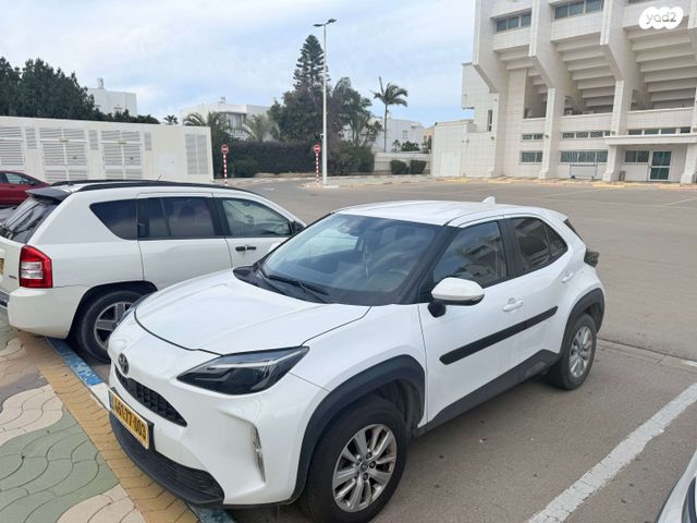 מודעת רכב טויוטה יאריס קרוס