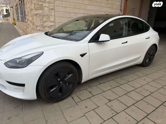 מודעת רכב טסלה מודל 3