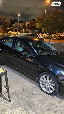 מודעת רכב מאזדה 3