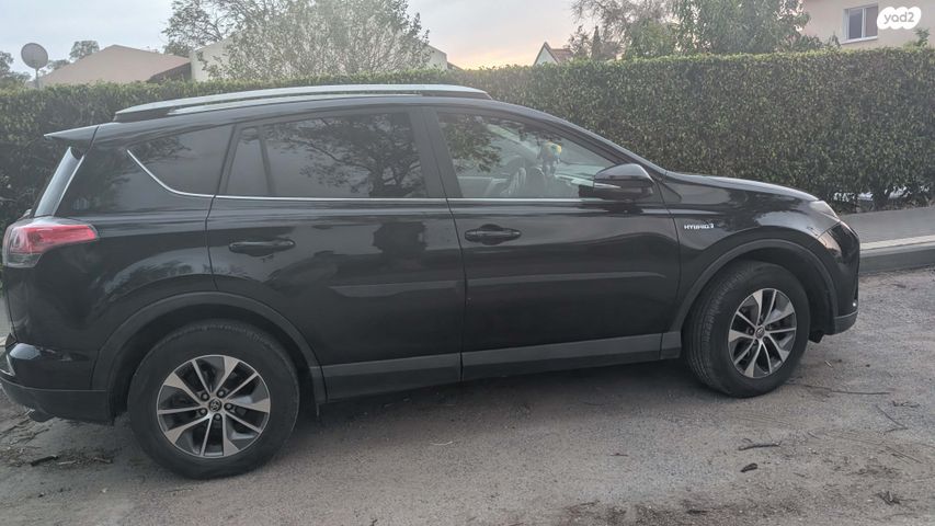 מודעת רכב טויוטה RAV4