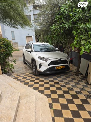 מודעת רכב טויוטה RAV4