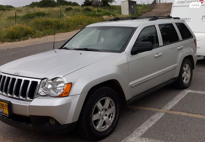 מודעת רכב ג'יפ גרנד צ'ירוקי