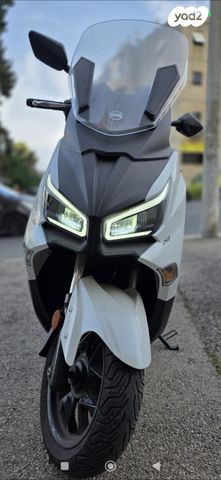 מודעת רכב סאן יאנג ג'וי-מקס Z-250