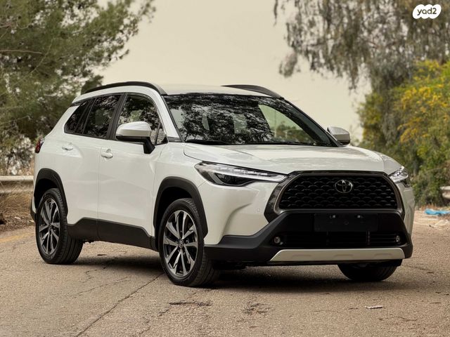 מודעת רכב טויוטה קורולה קרוס