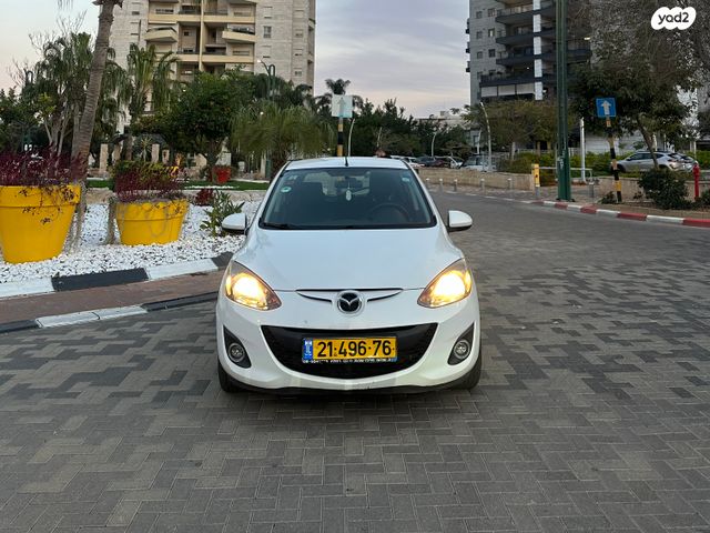 מודעת רכב מאזדה 2