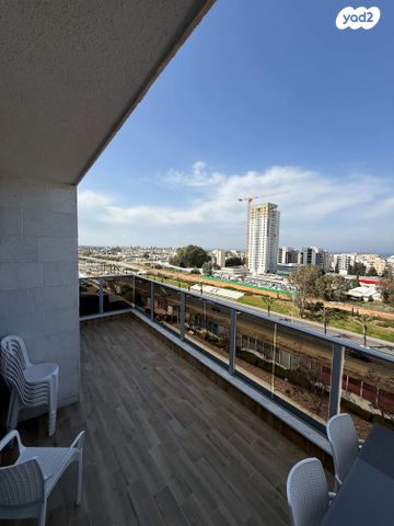 אפרים שריר 27