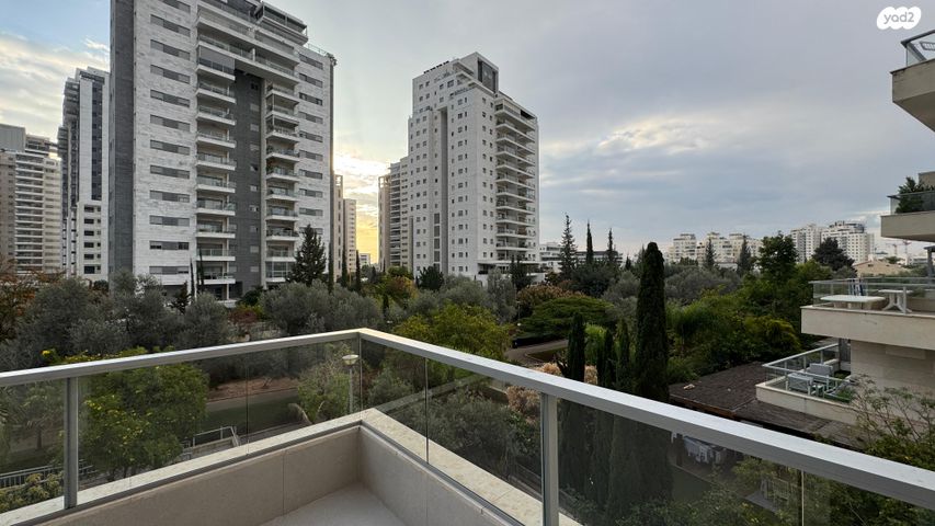 יצחק רבין 17