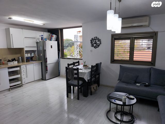 טרומפלדור 9