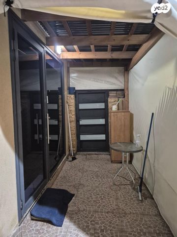 שדה עוזיהו 1