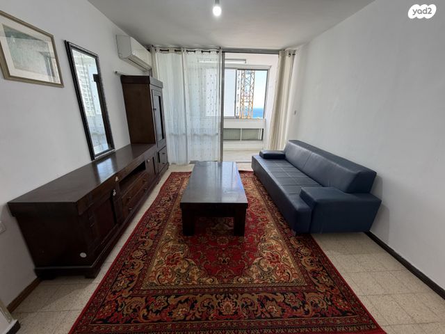 אסתר המלכה 25