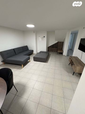 יקותיאל אדם 46