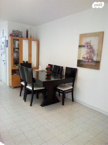 רבקה ומרדכי גובר 11