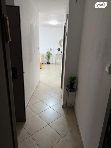 שדרות צפריר 3