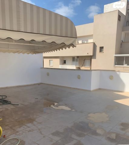 שדרות חיים וייצמן 53