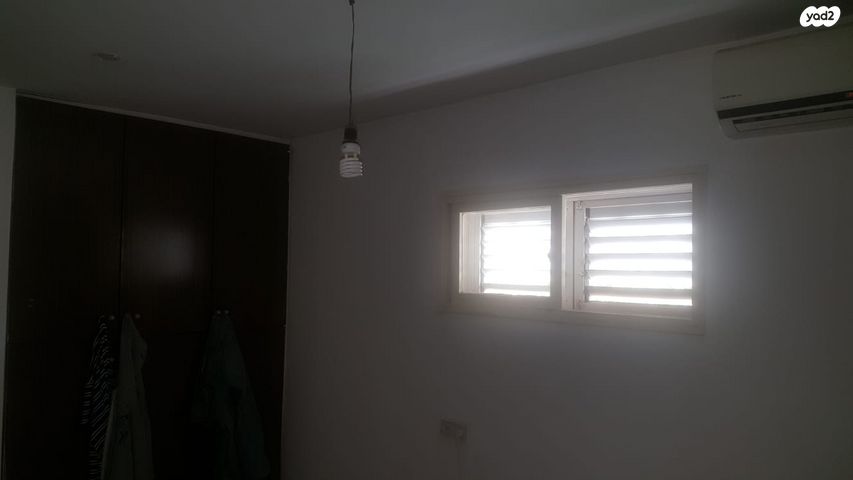 בכור שטרית 7