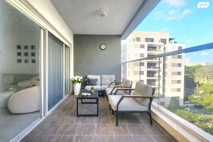 אריה אלטמן 7