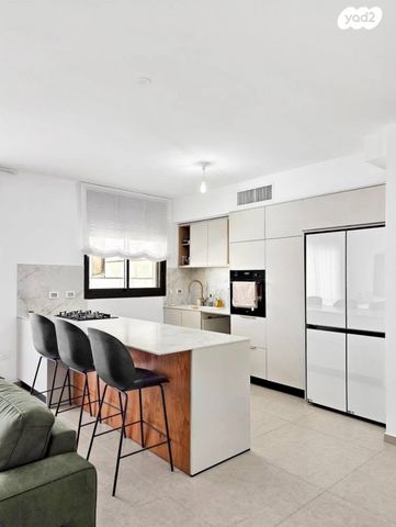 י"א הספורטאים 28