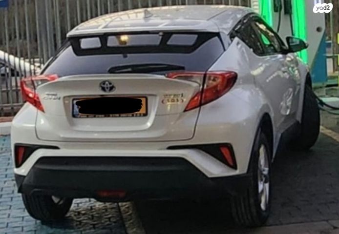 מודעת רכב טויוטה C-HR