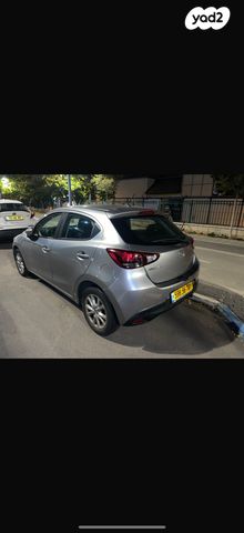 מודעת רכב מאזדה 2