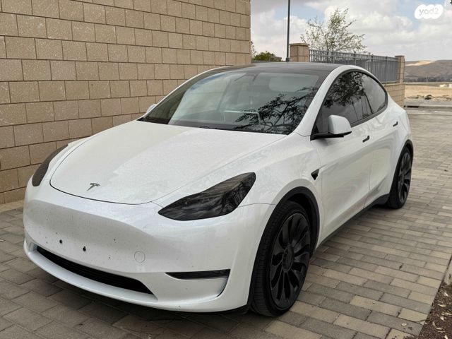 מודעת רכב טסלה מודל Y