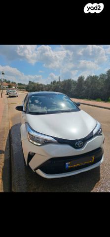 מודעת רכב טויוטה C-HR