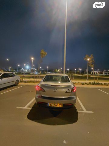 מודעת רכב מאזדה 3