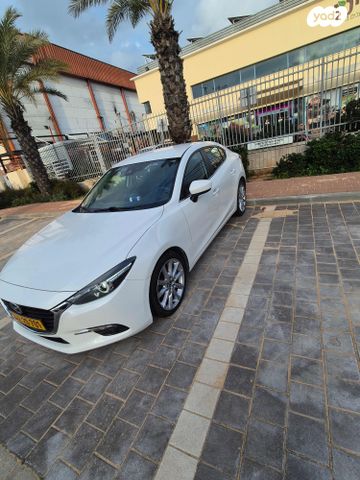 מודעת רכב מאזדה 3